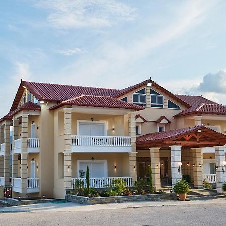 Famissi Suites 2 卡兰巴卡 外观 照片