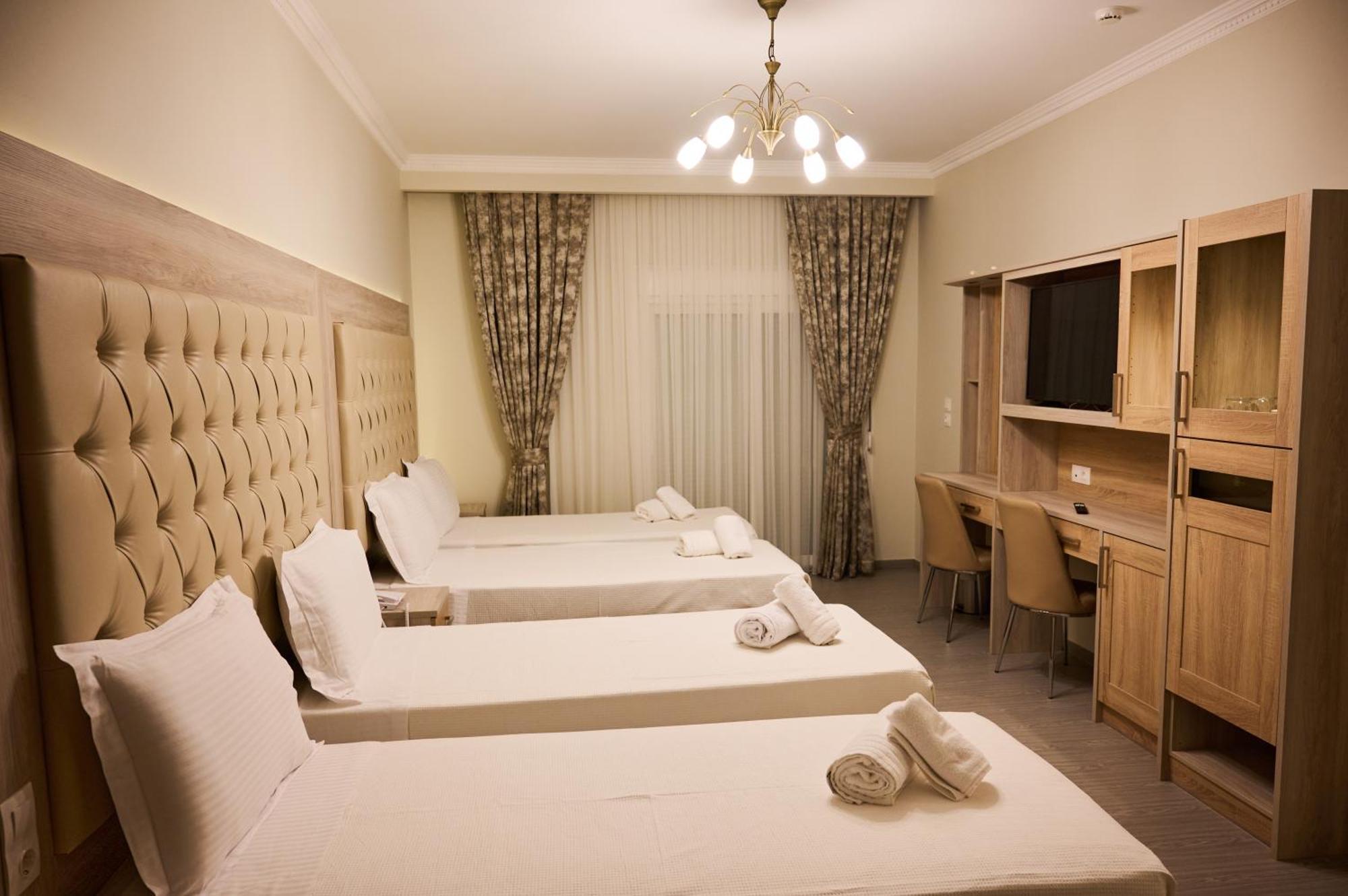 Famissi Suites 2 卡兰巴卡 外观 照片