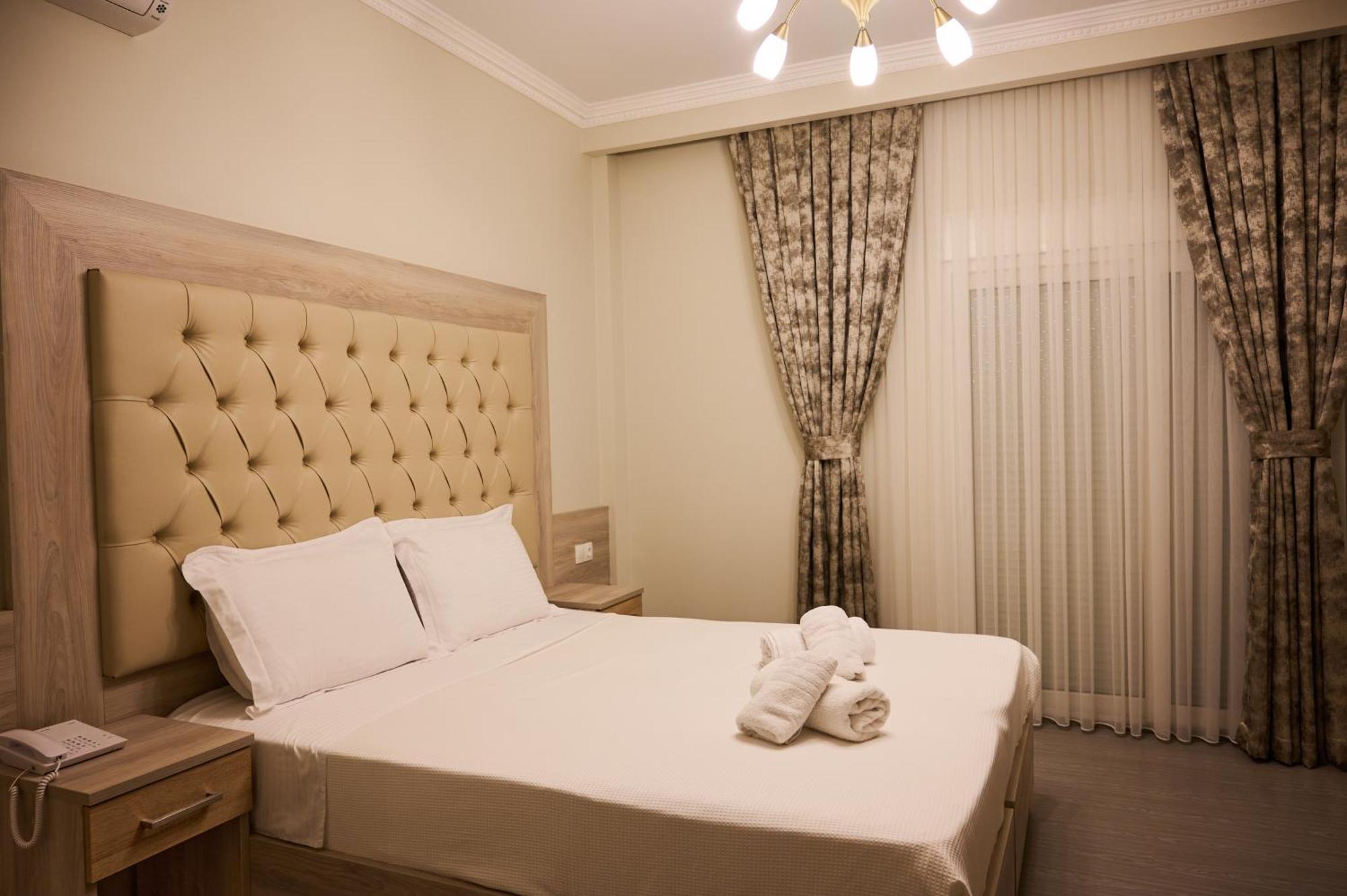 Famissi Suites 2 卡兰巴卡 外观 照片