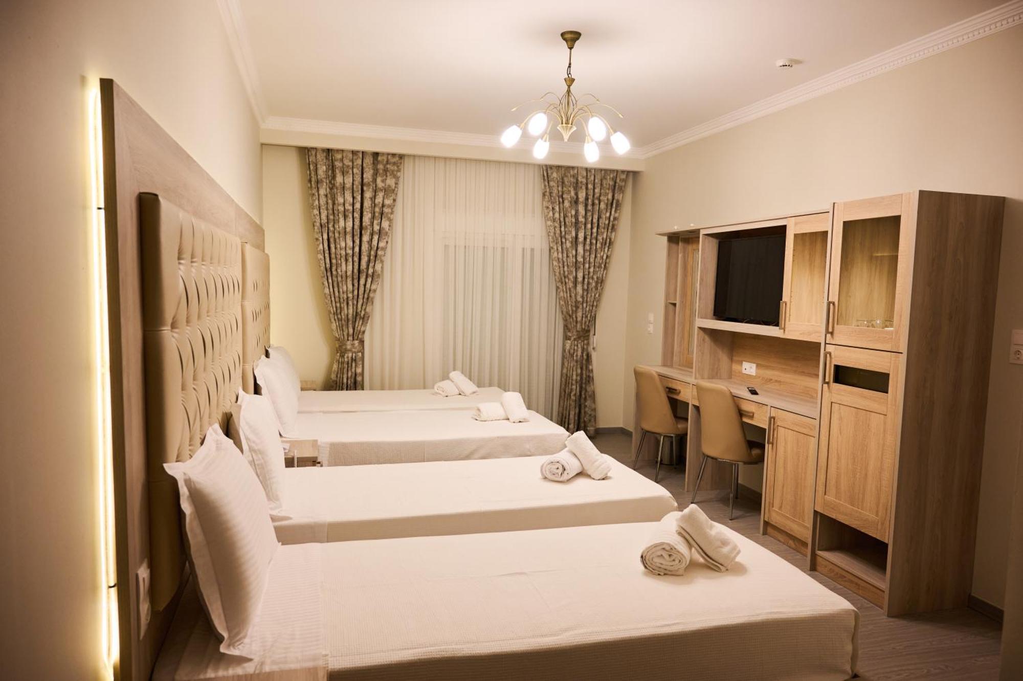 Famissi Suites 2 卡兰巴卡 外观 照片