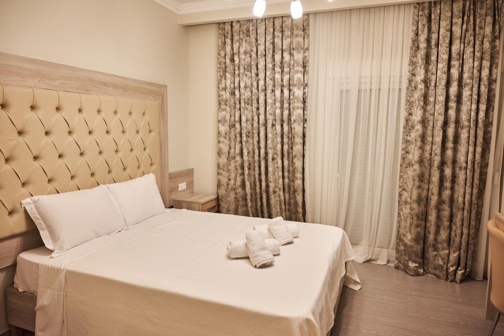 Famissi Suites 2 卡兰巴卡 外观 照片