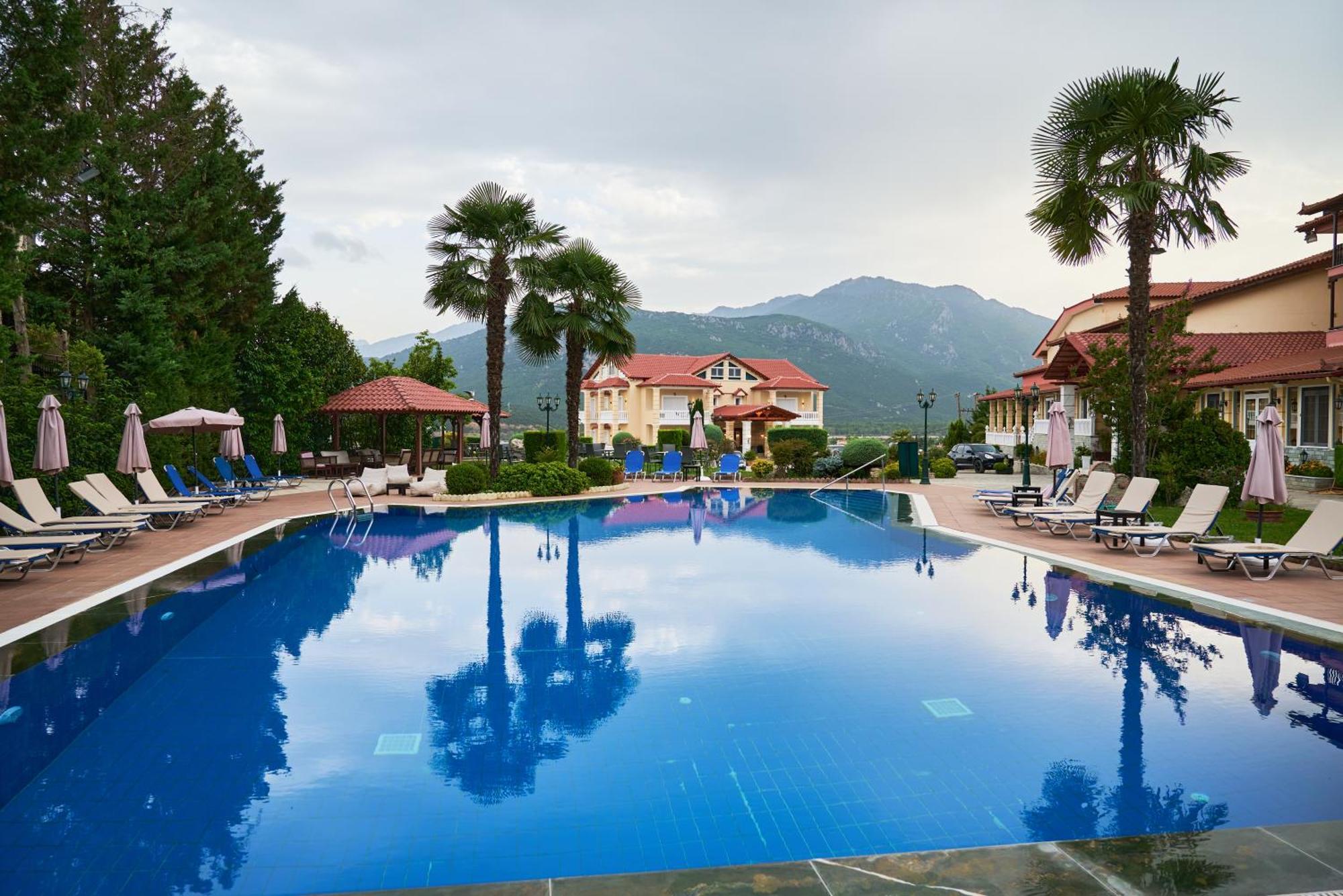 Famissi Suites 2 卡兰巴卡 外观 照片